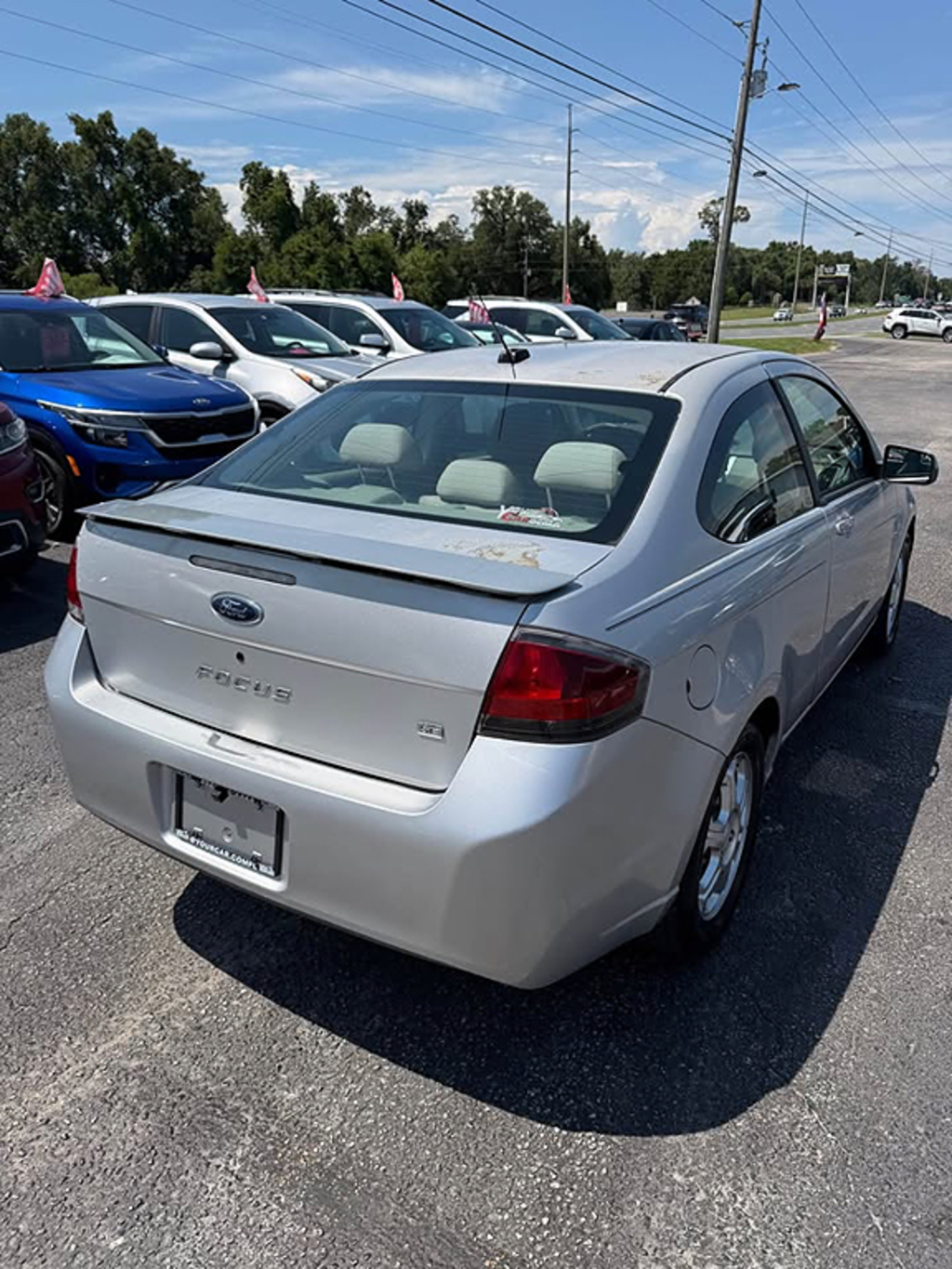 Additional photo of vehicle.