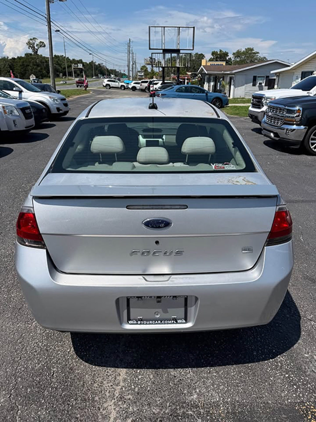 Additional photo of vehicle.