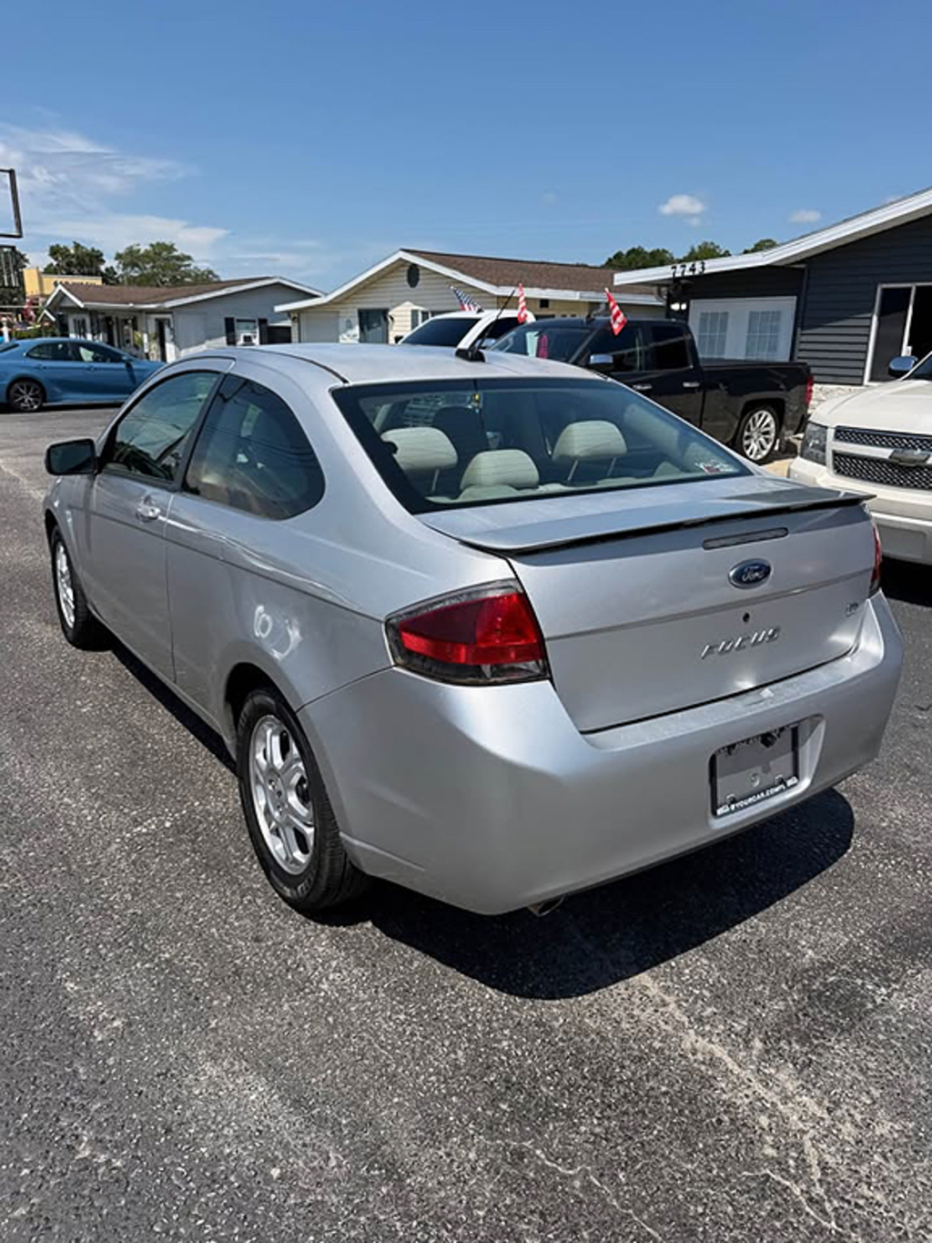 Additional photo of vehicle.