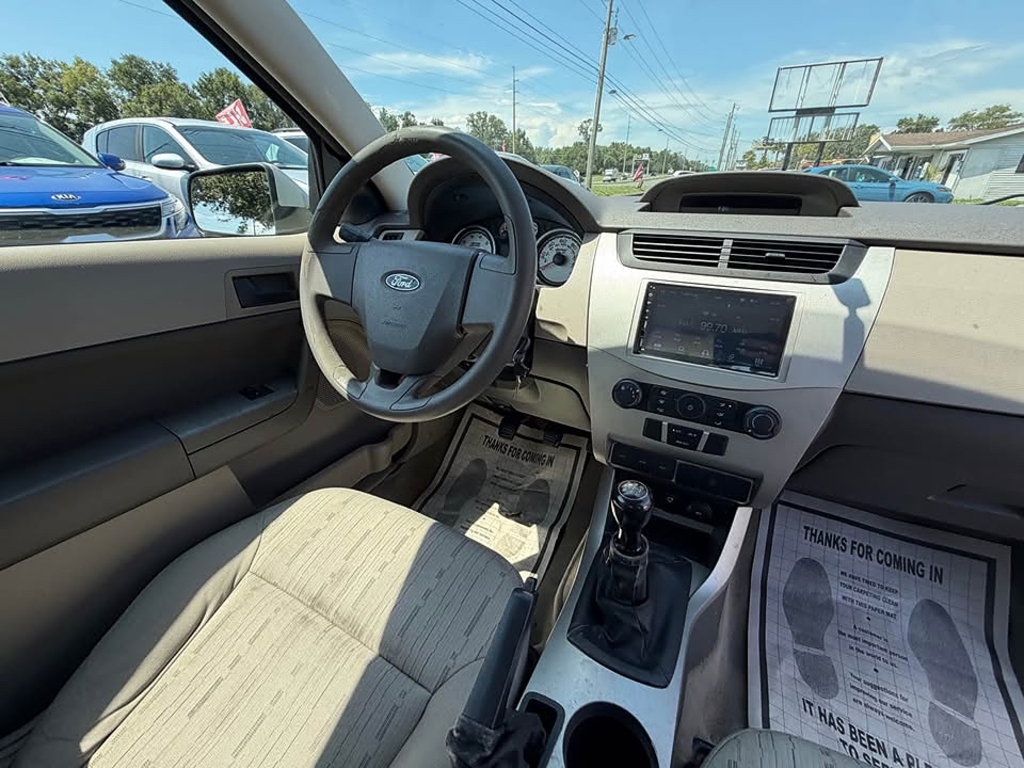 Additional photo of vehicle.