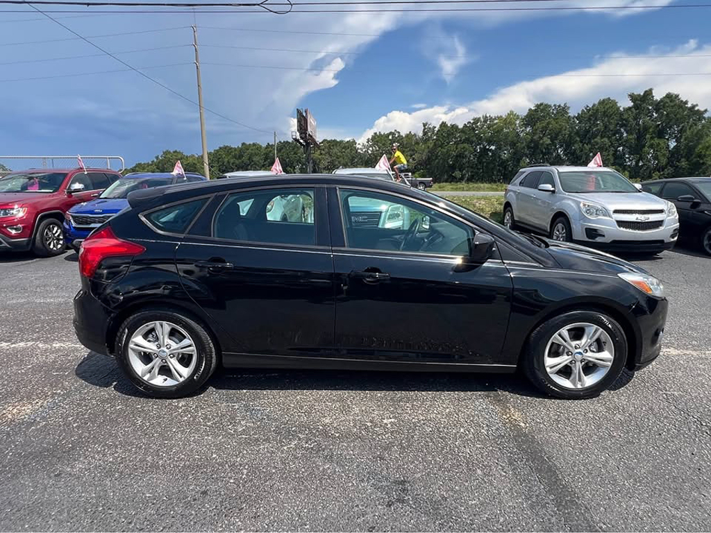 Additional photo of vehicle.