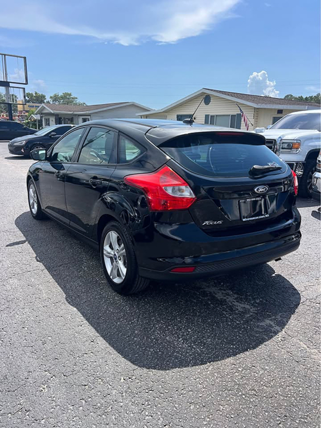 Additional photo of vehicle.