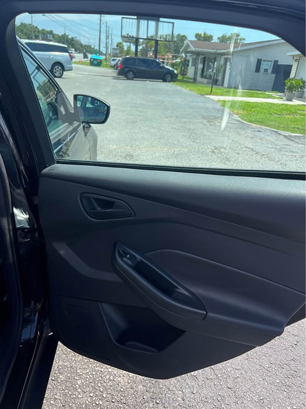 Additional photo of vehicle.