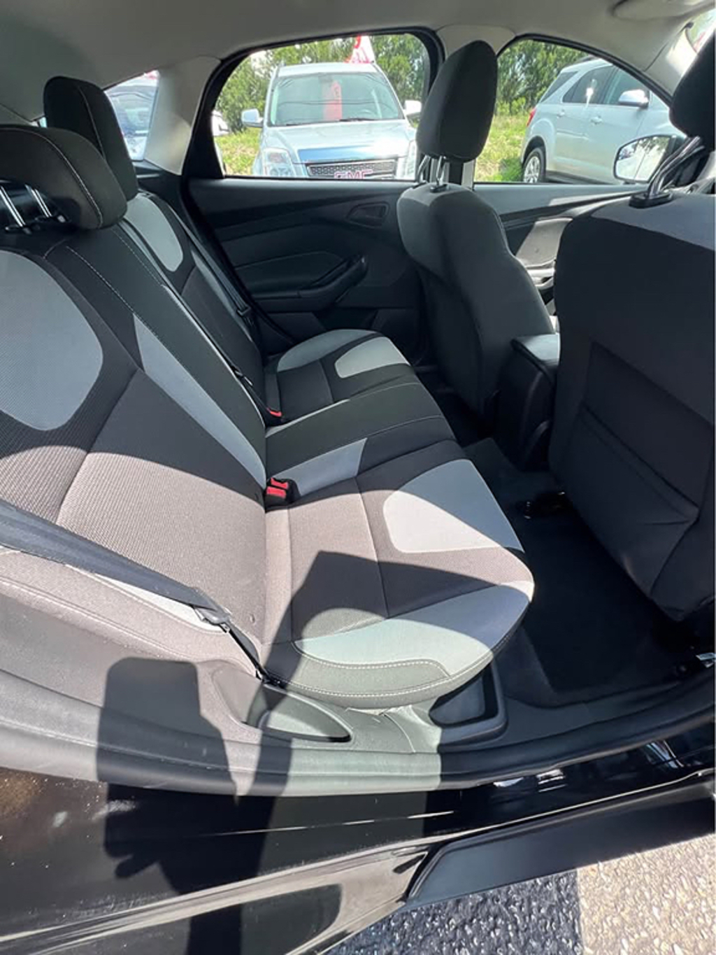 Additional photo of vehicle.