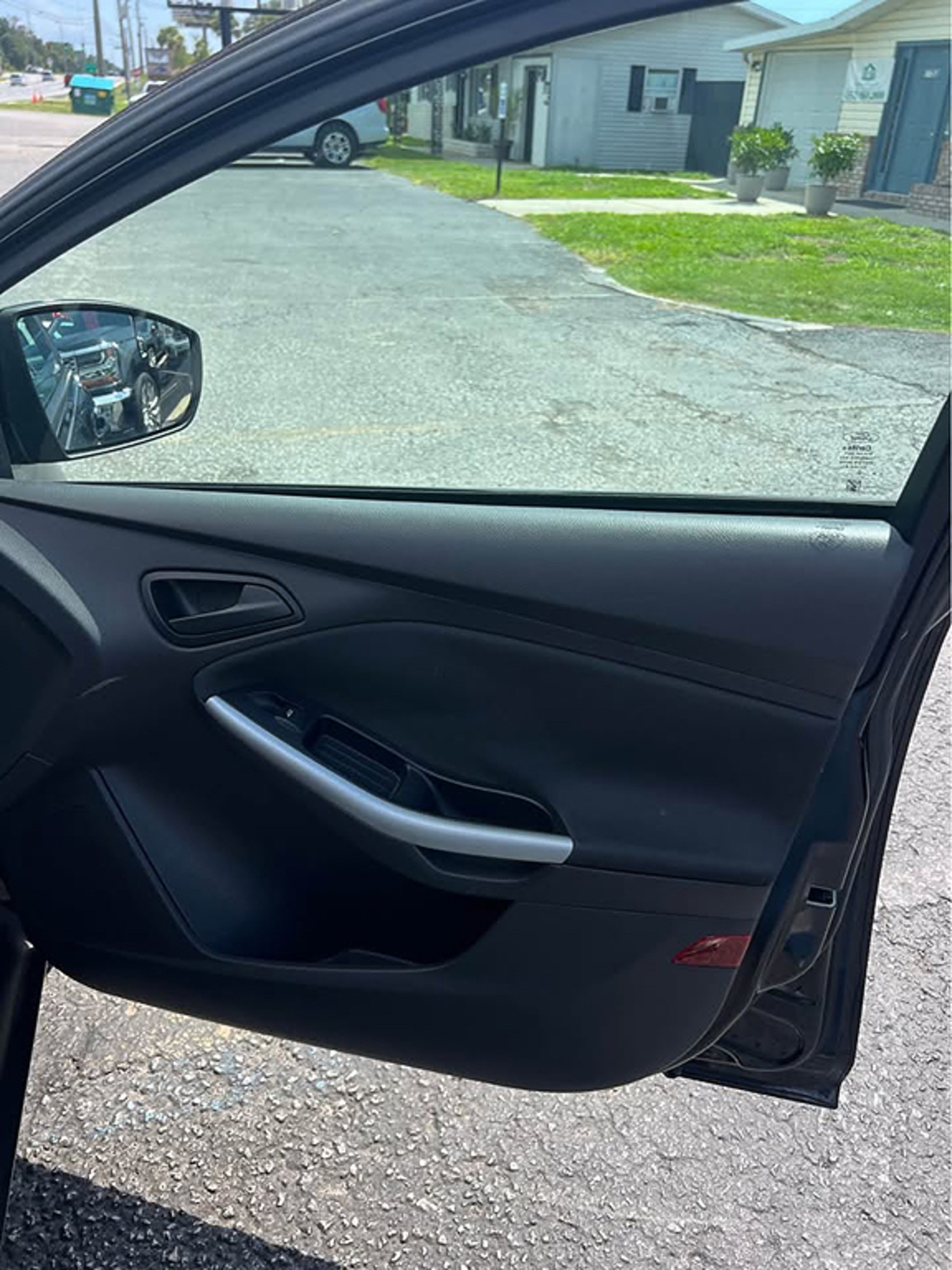 Additional photo of vehicle.