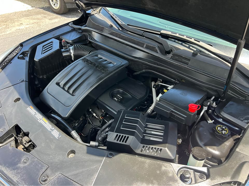 Additional photo of vehicle.