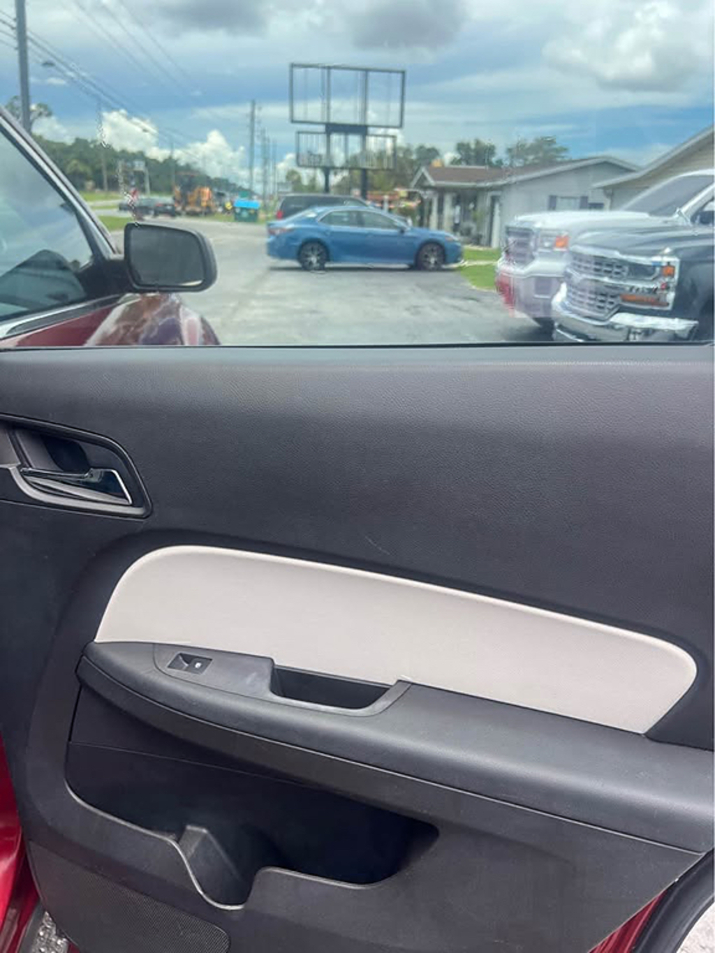 Additional photo of vehicle.