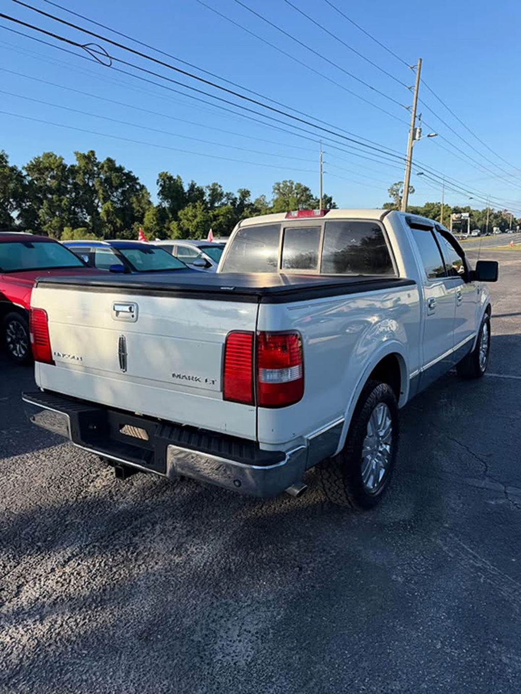 Additional photo of vehicle.