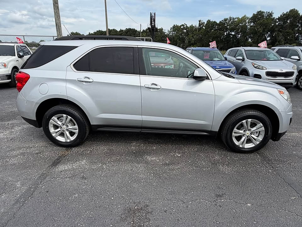 Additional photo of vehicle.