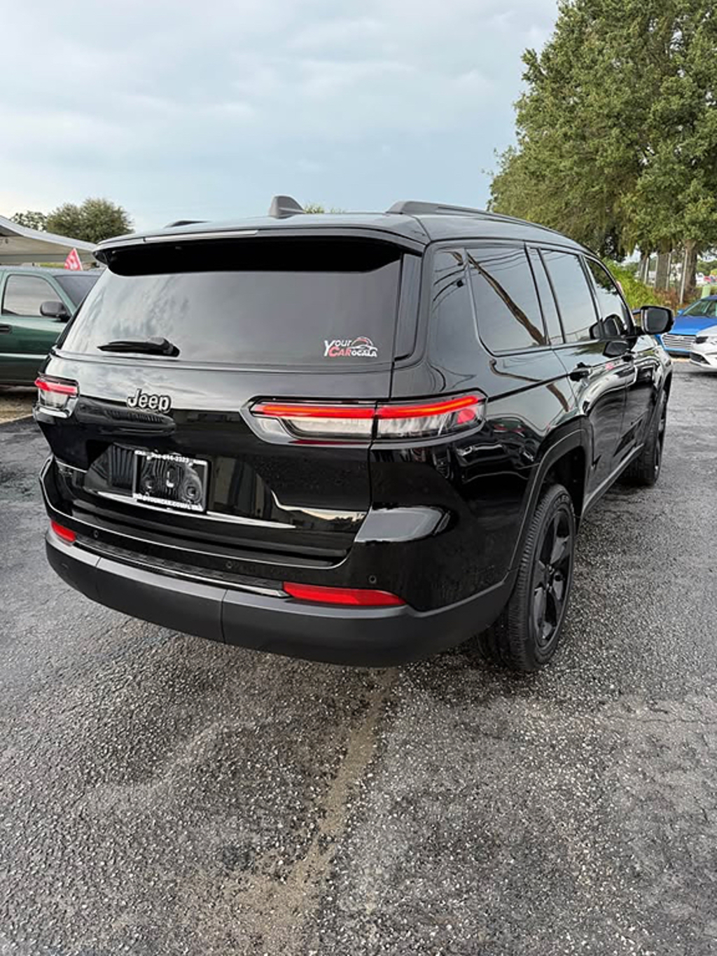 Additional photo of vehicle.