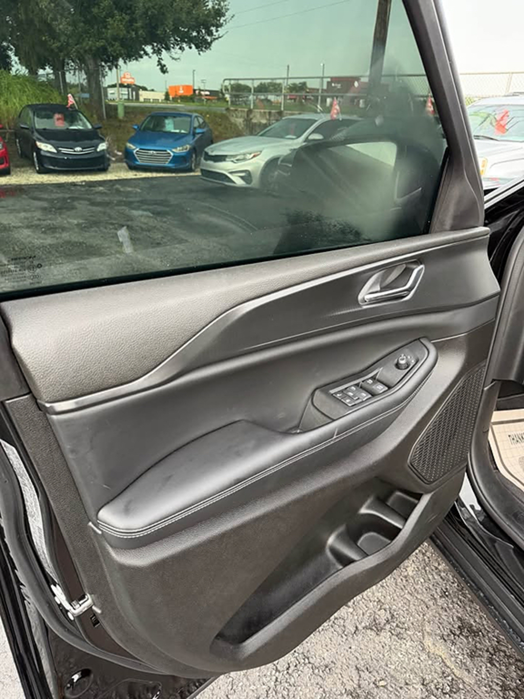 Additional photo of vehicle.