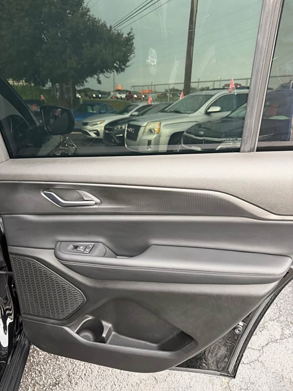 Additional photo of vehicle.