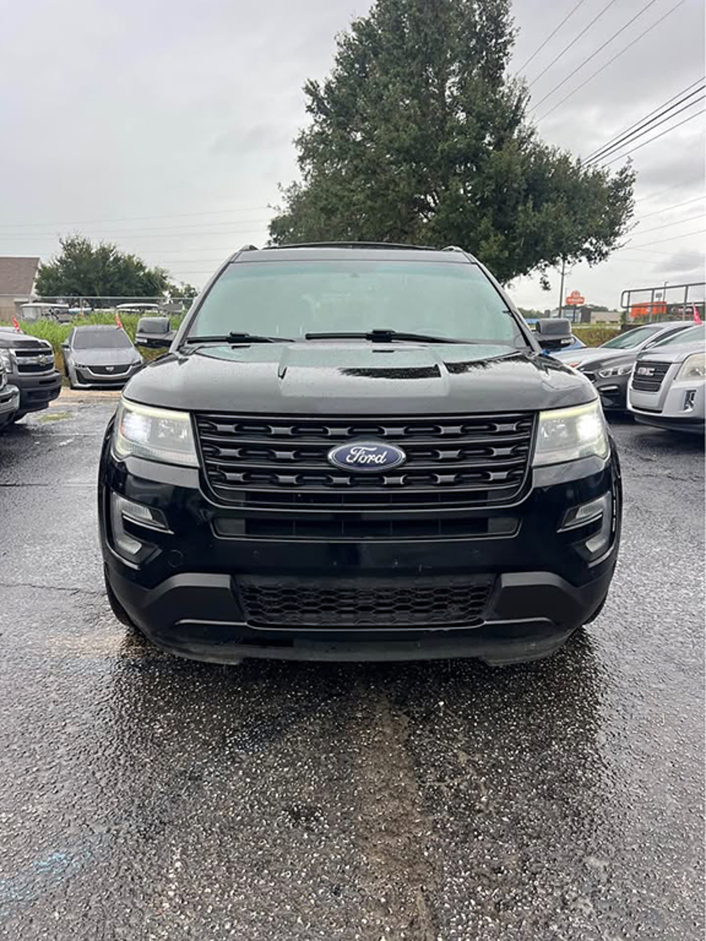 Additional photo of vehicle.