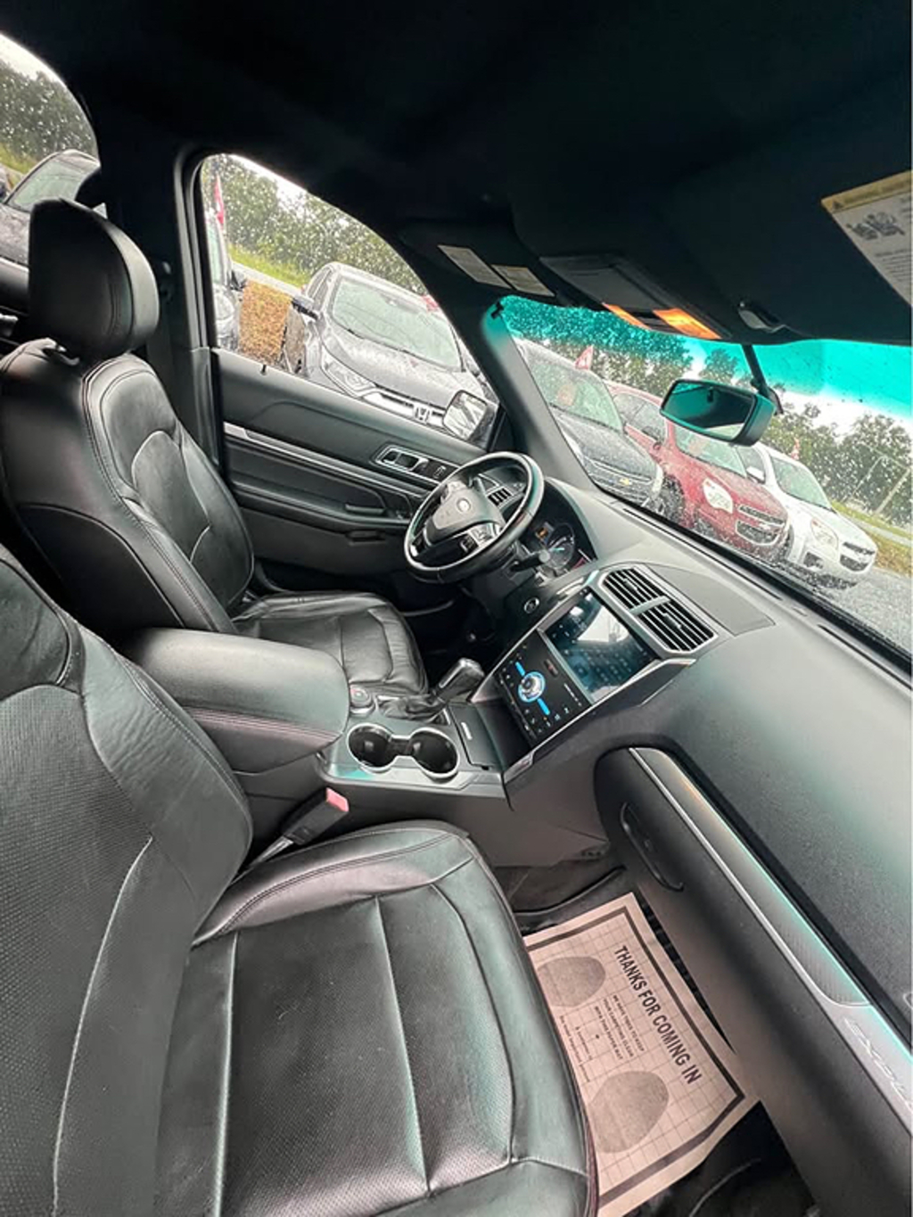 Additional photo of vehicle.