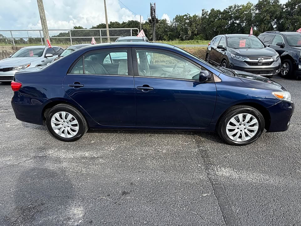 Additional photo of vehicle.