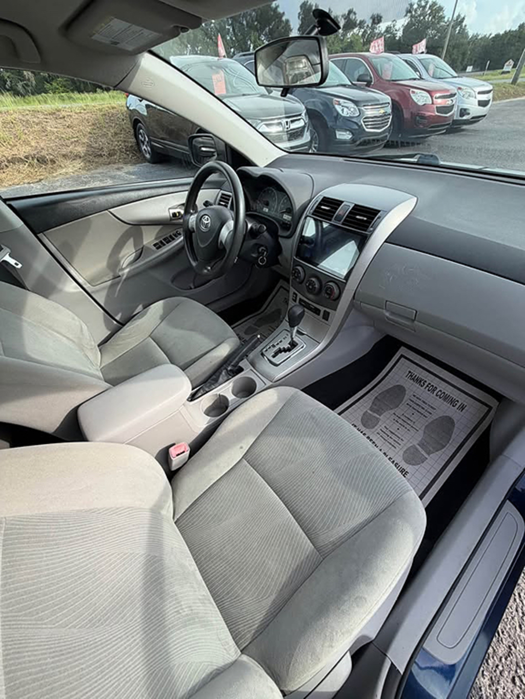 Additional photo of vehicle.