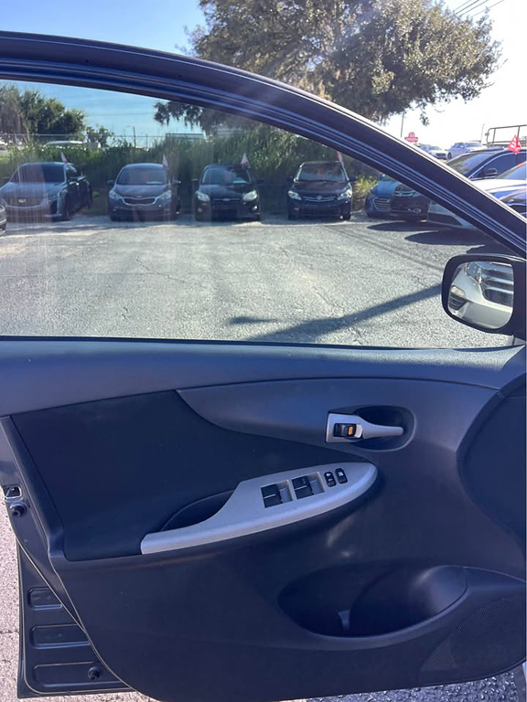 Additional photo of vehicle.