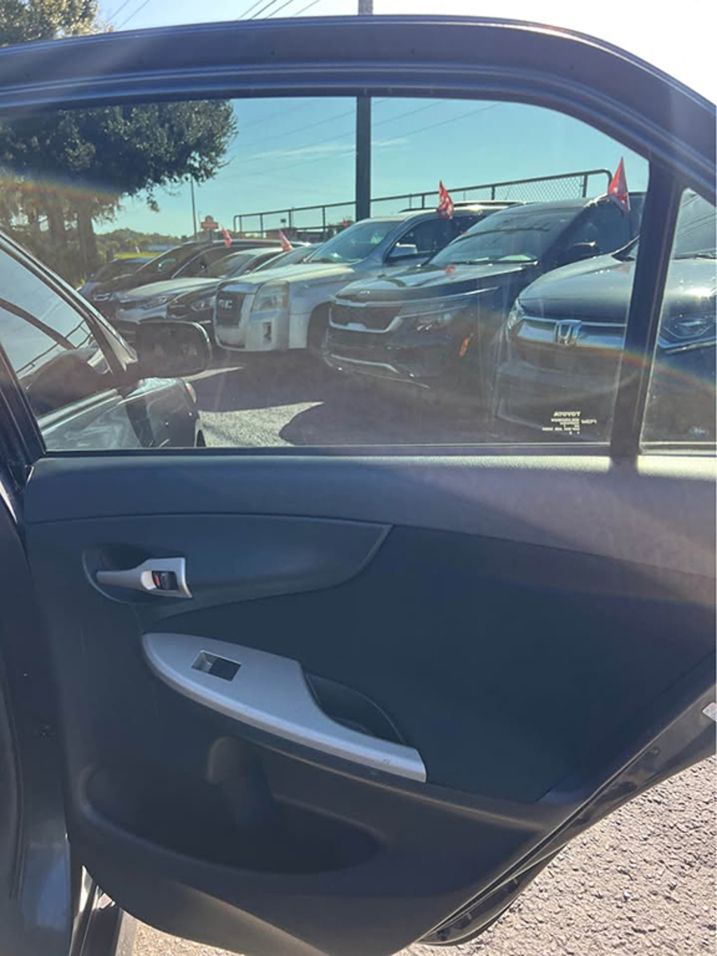 Additional photo of vehicle.