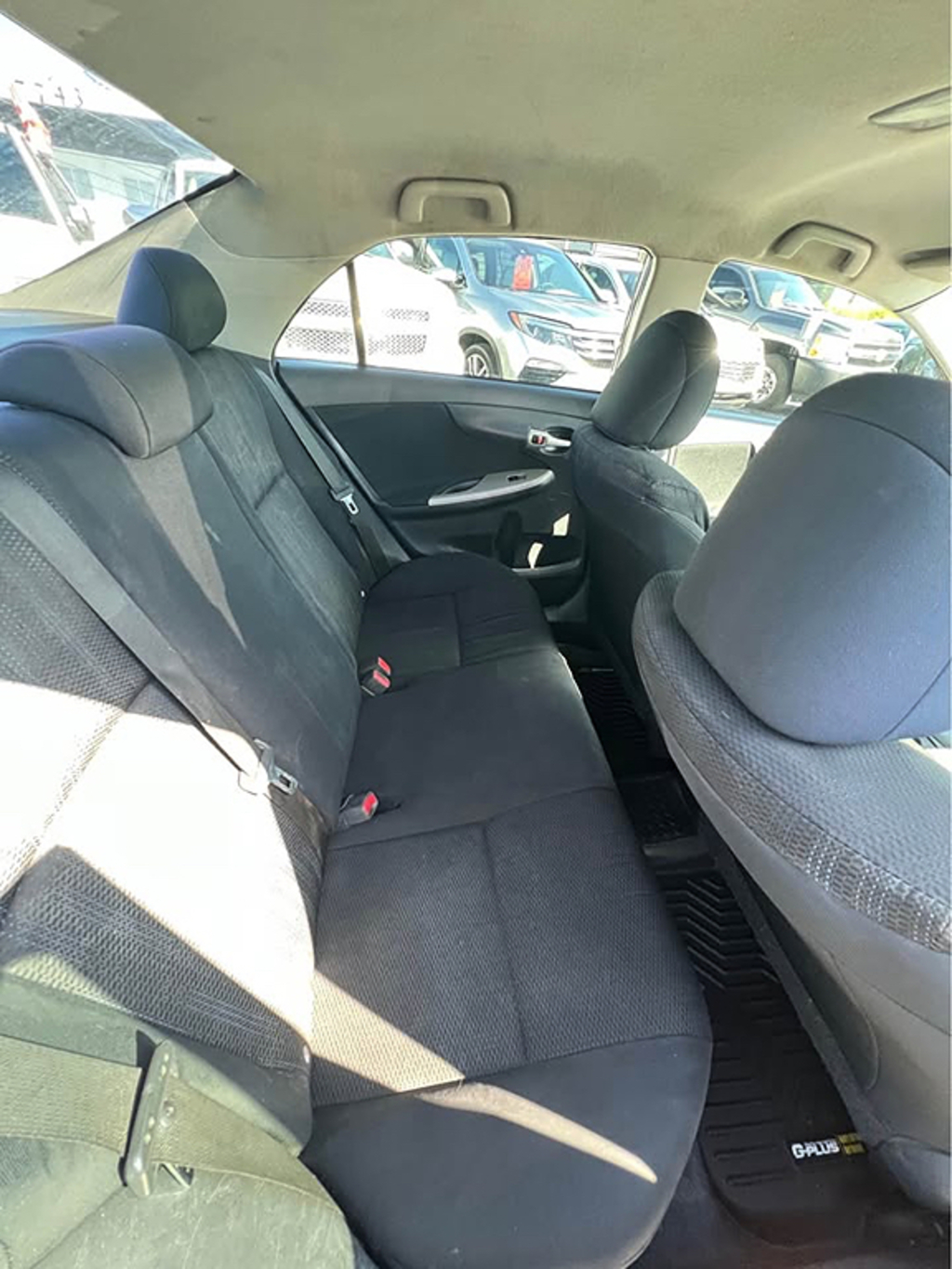 Additional photo of vehicle.