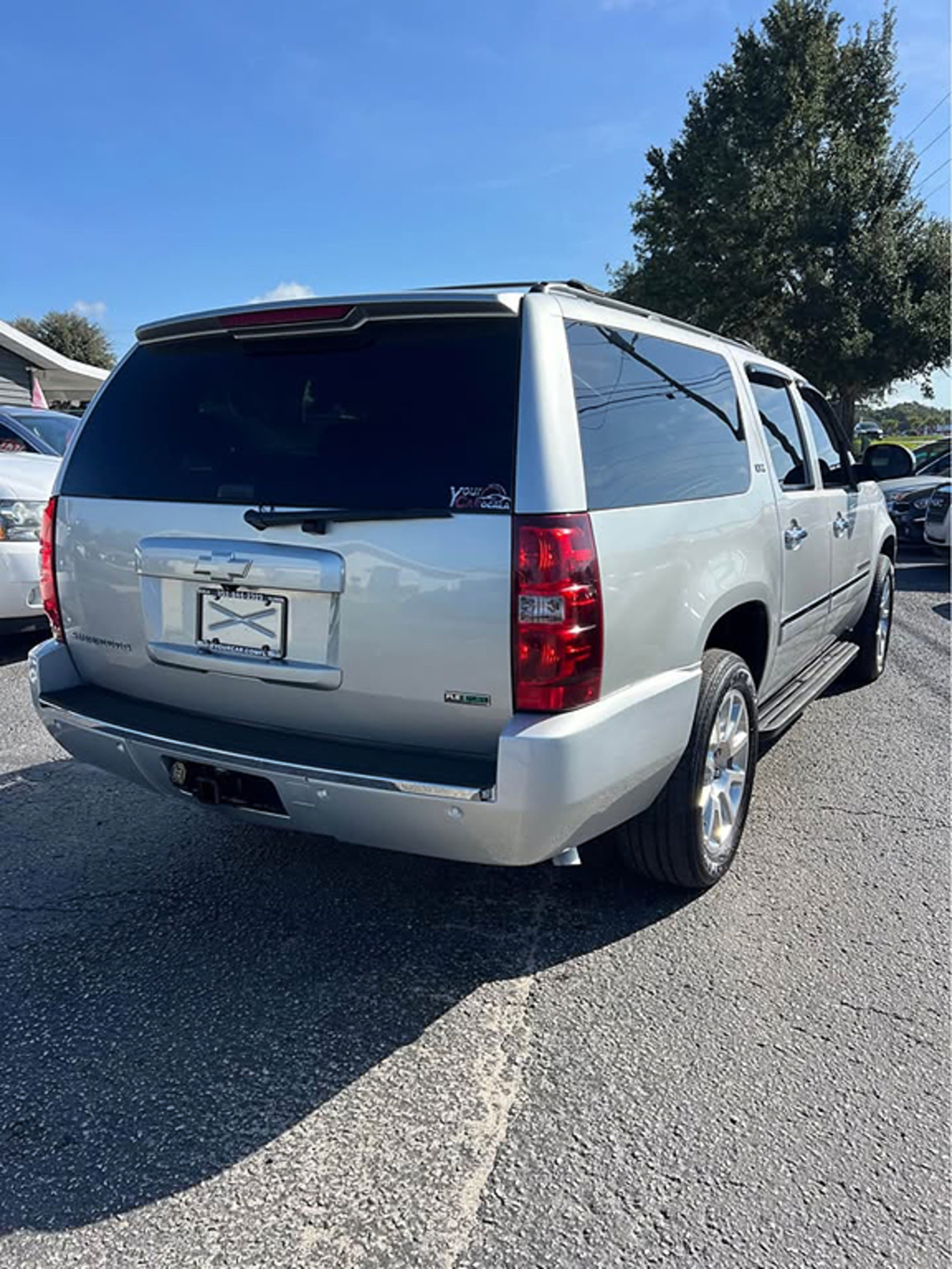 Additional photo of vehicle.