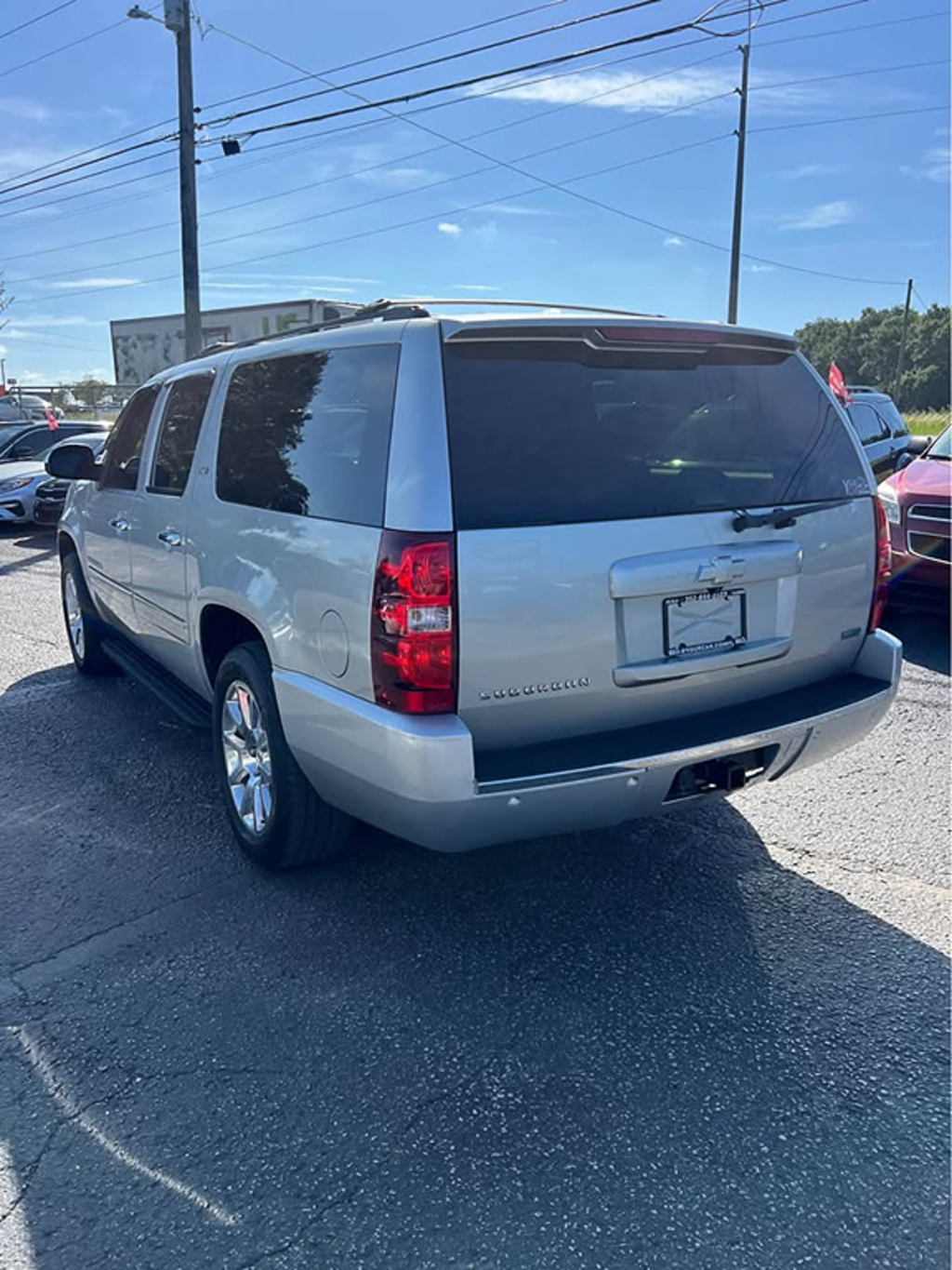 Additional photo of vehicle.