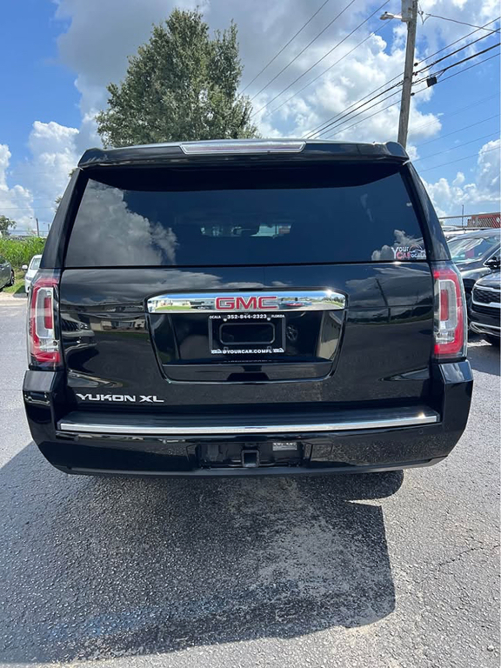 Additional photo of vehicle.