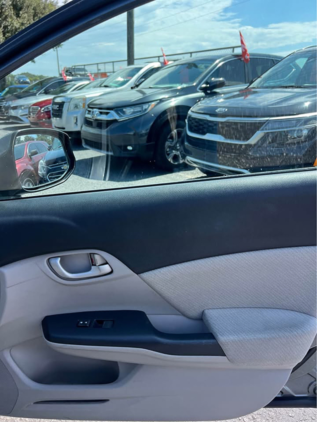 Additional photo of vehicle.