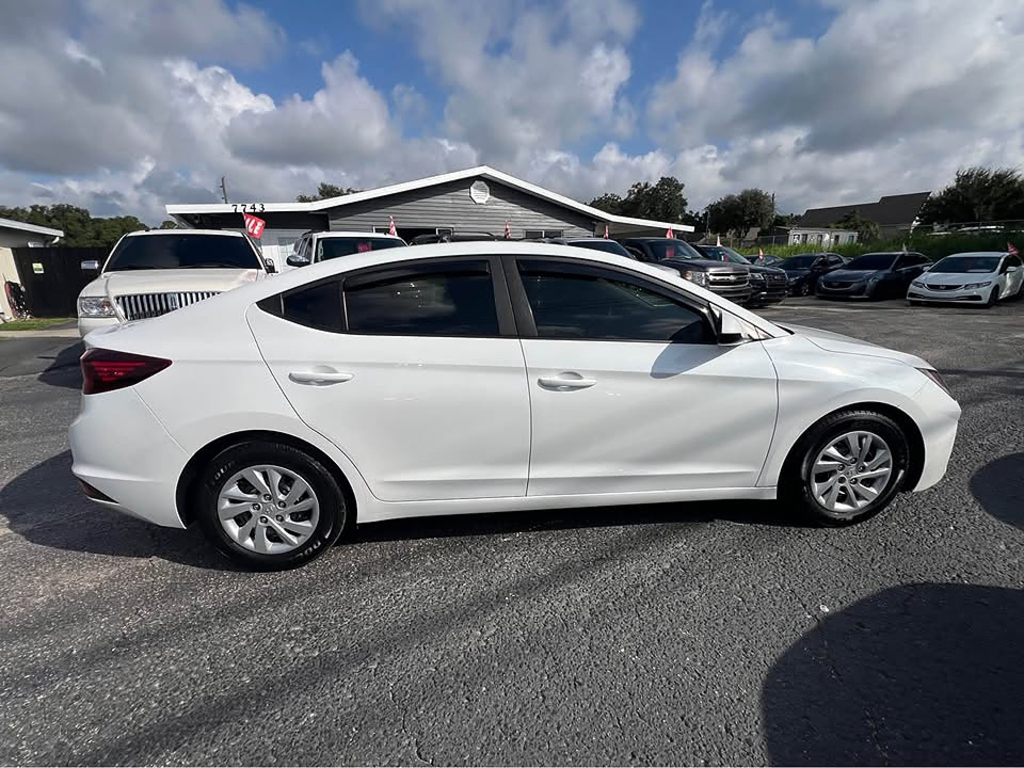 Additional photo of vehicle.