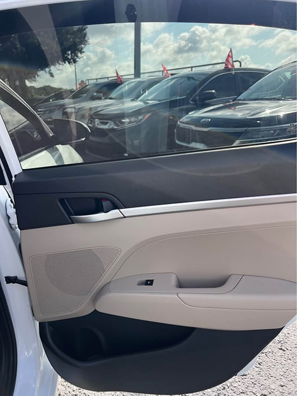 Additional photo of vehicle.