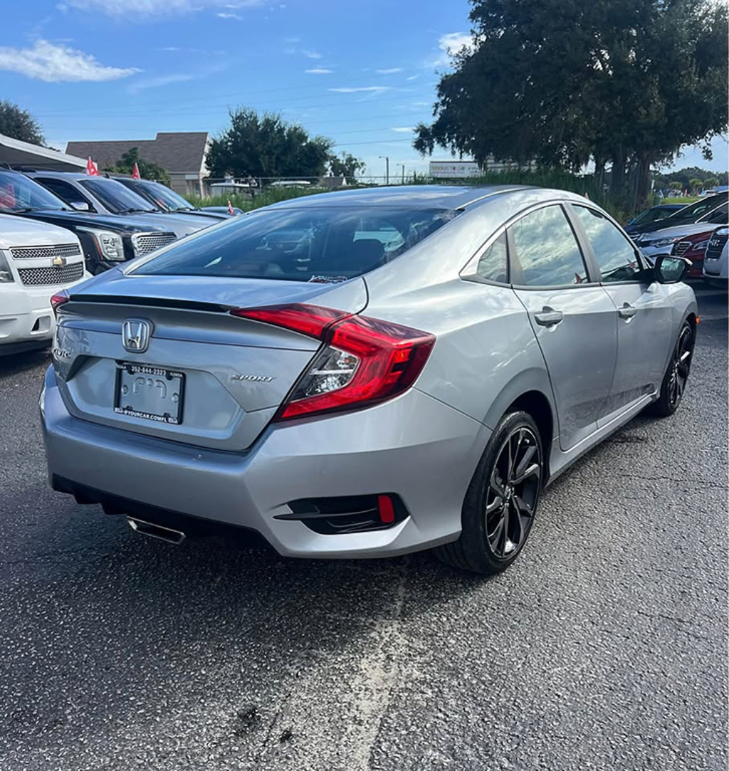 Additional photo of vehicle.