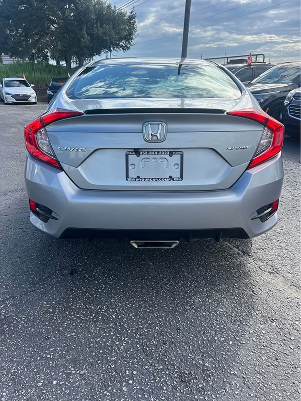 Additional photo of vehicle.