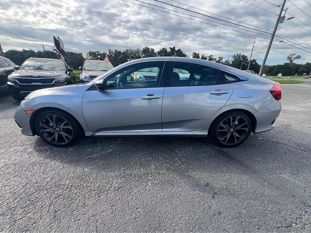 Additional photo of vehicle.