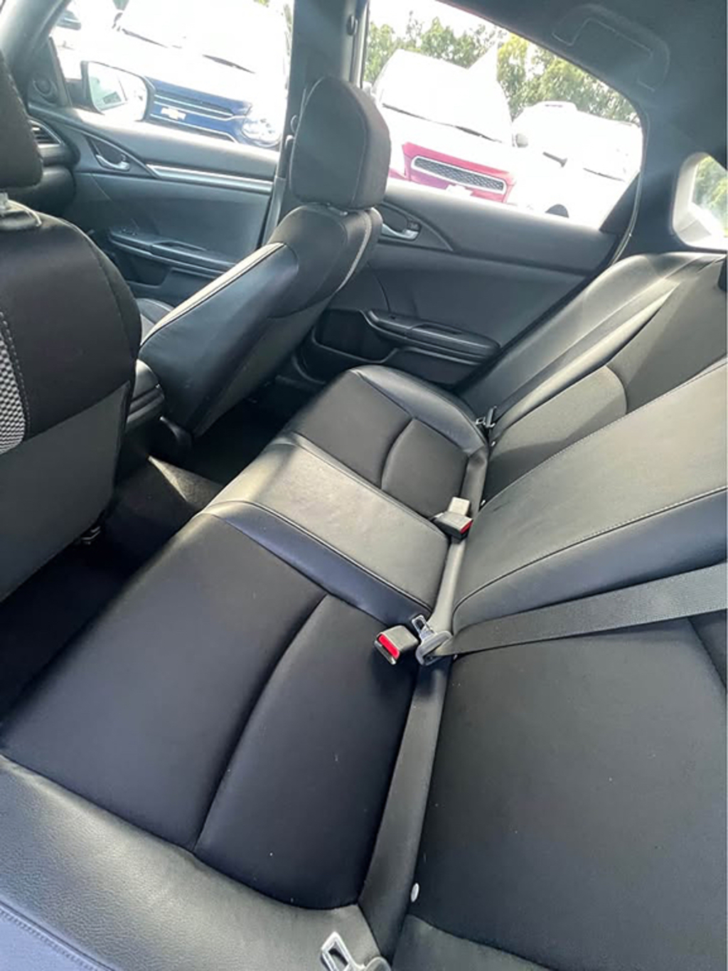 Additional photo of vehicle.