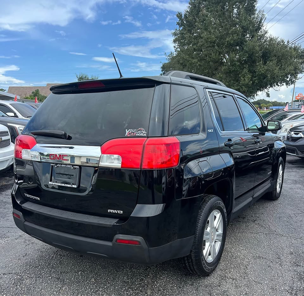 Additional photo of vehicle.