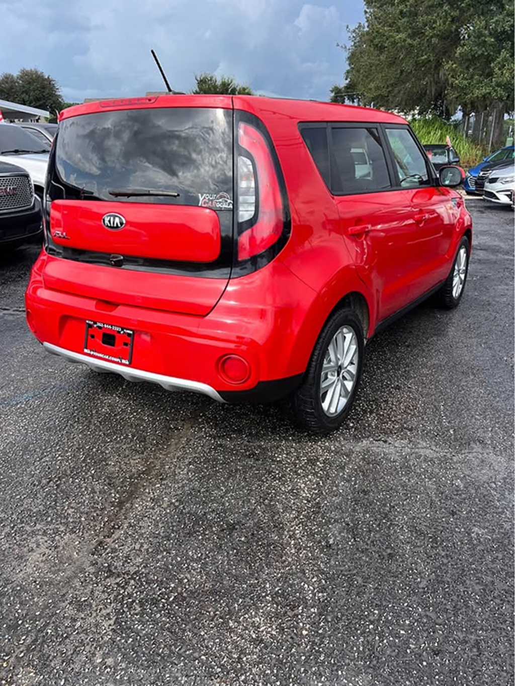 Additional photo of vehicle.