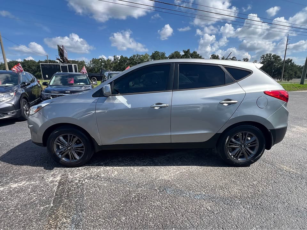 Additional photo of vehicle.
