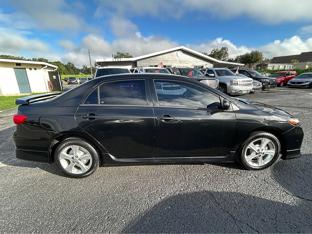 Additional photo of vehicle.