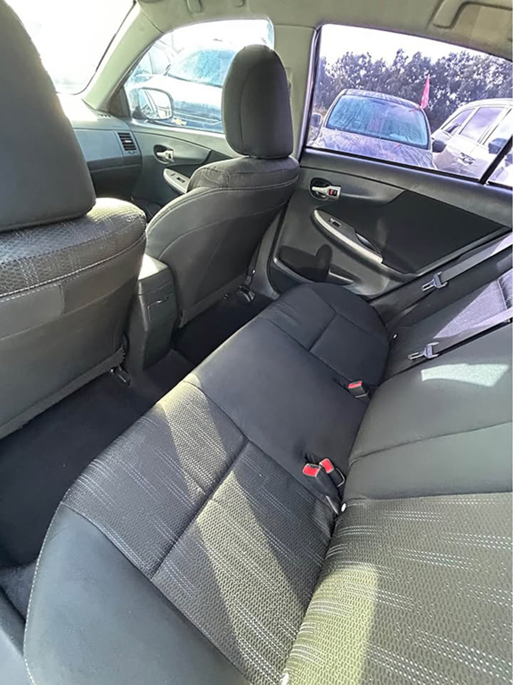 Additional photo of vehicle.