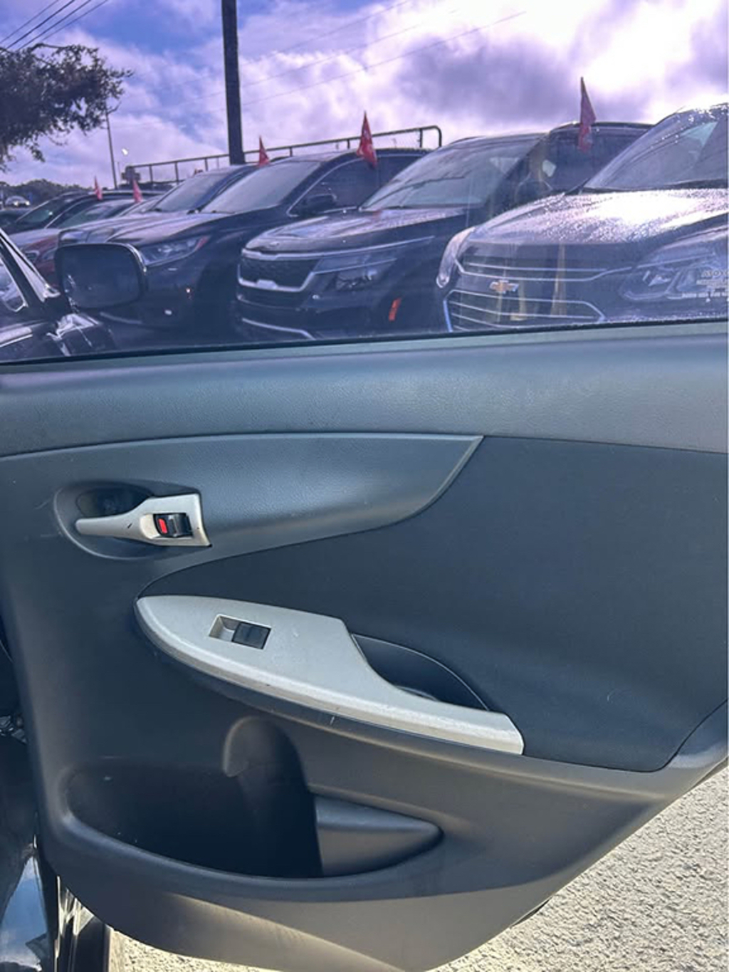 Additional photo of vehicle.