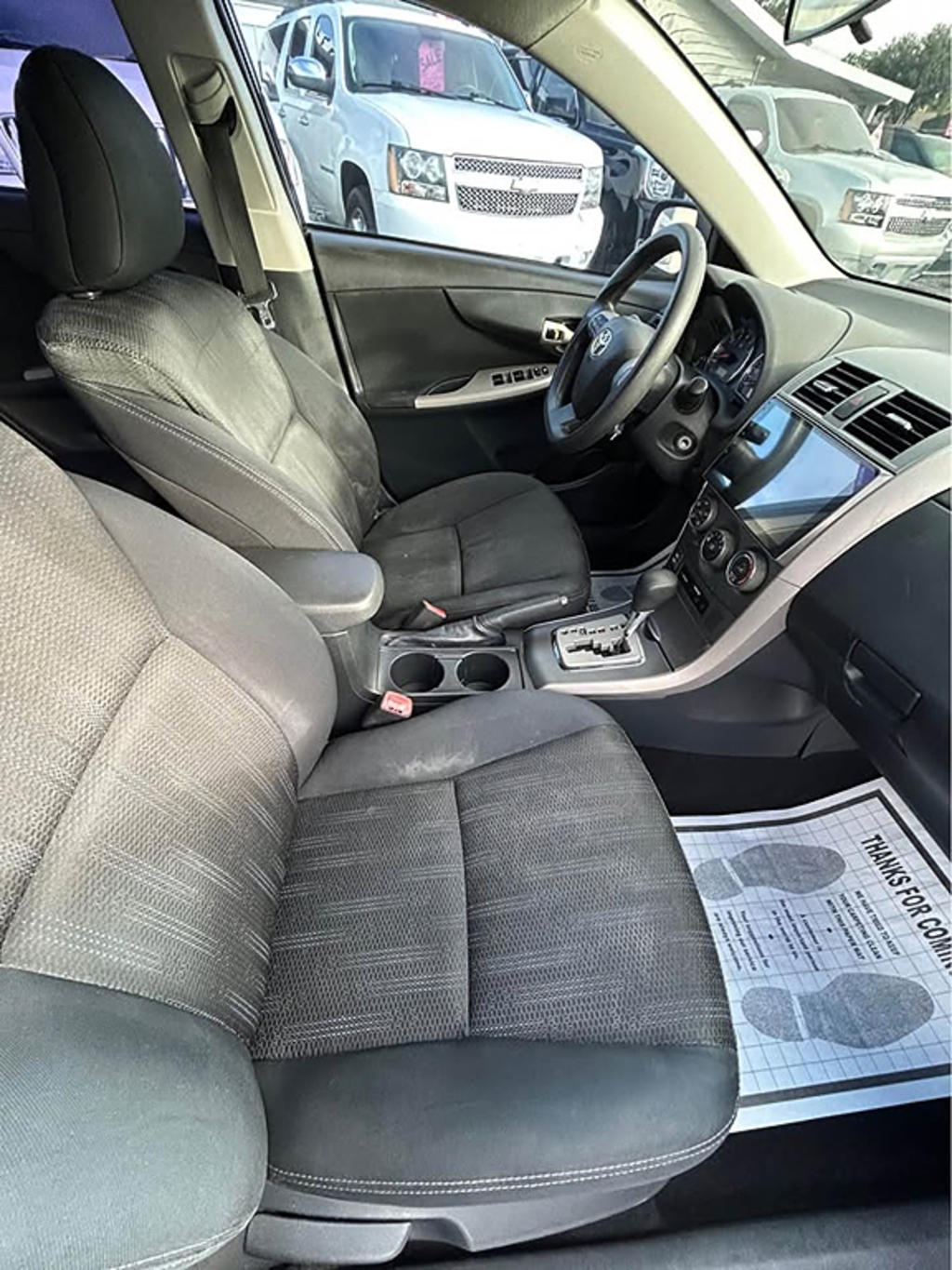 Additional photo of vehicle.