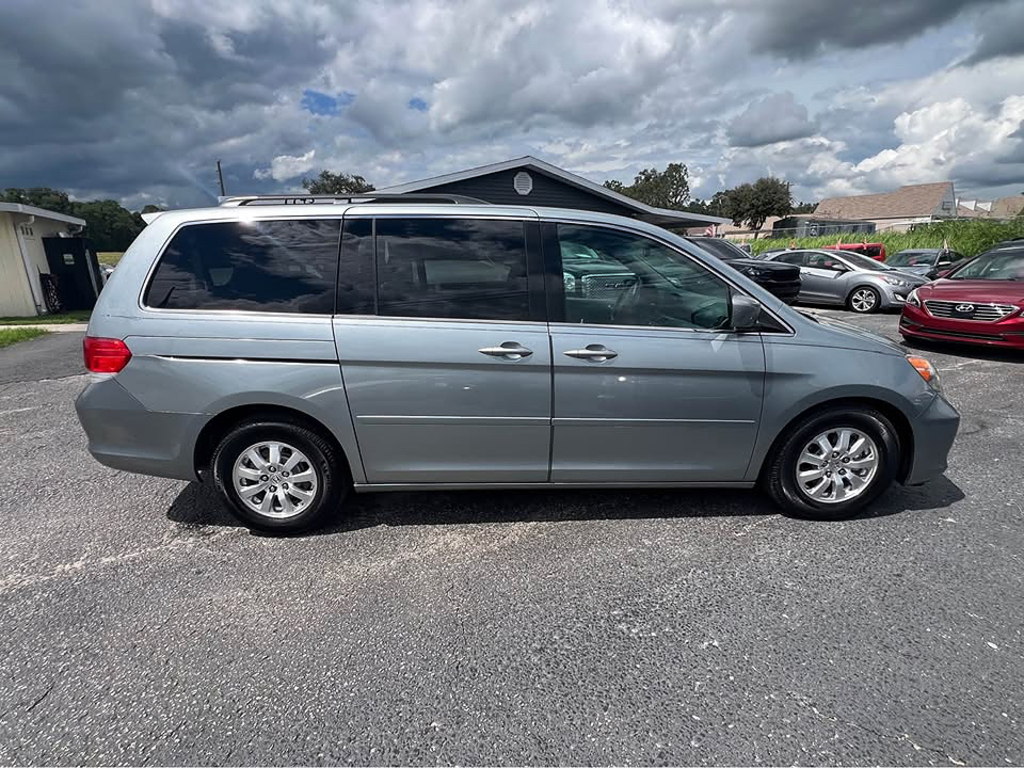 Additional photo of vehicle.