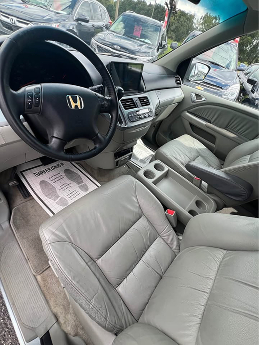 Additional photo of vehicle.