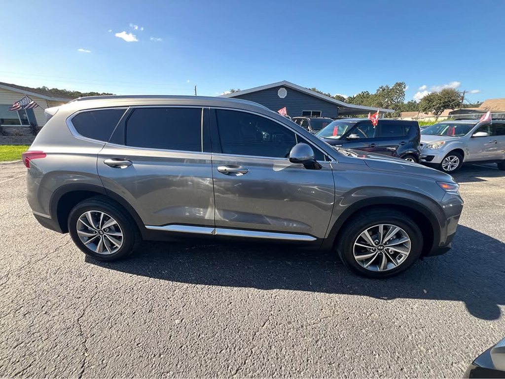 Additional photo of vehicle.