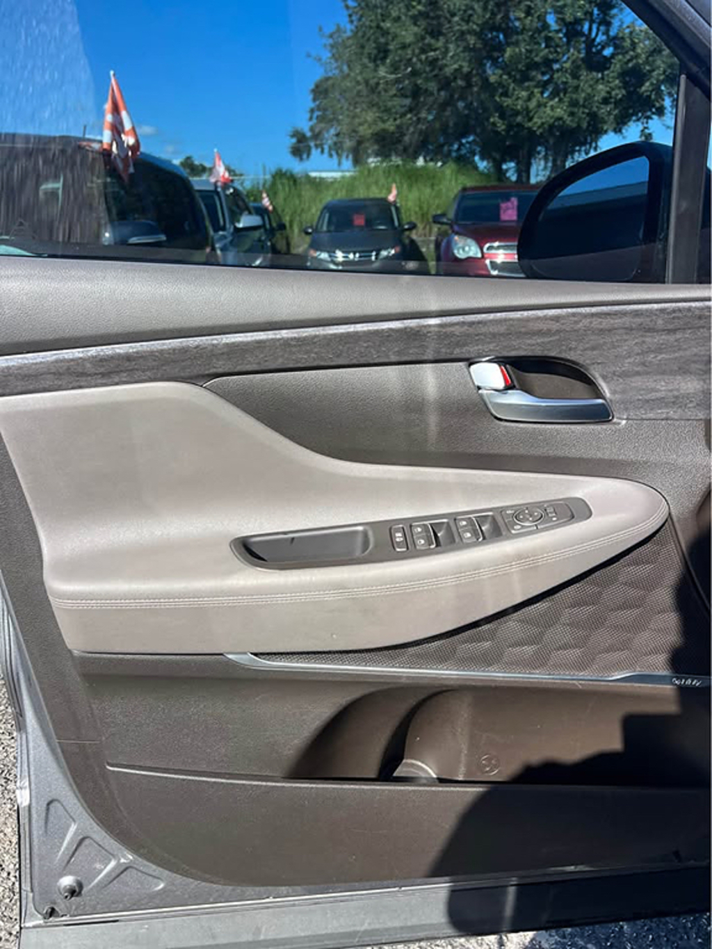 Additional photo of vehicle.