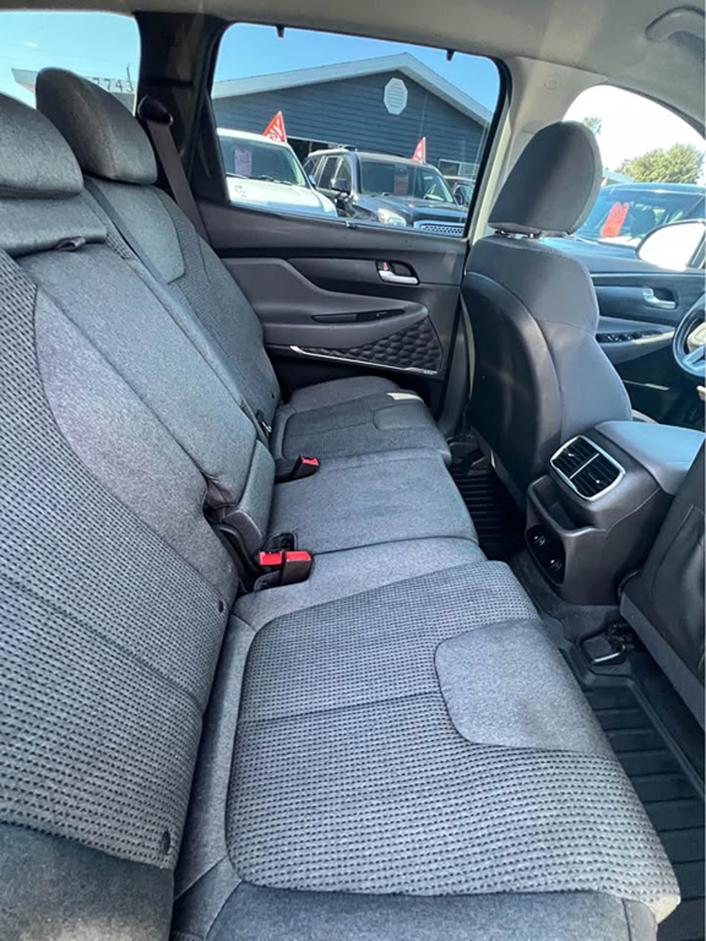 Additional photo of vehicle.