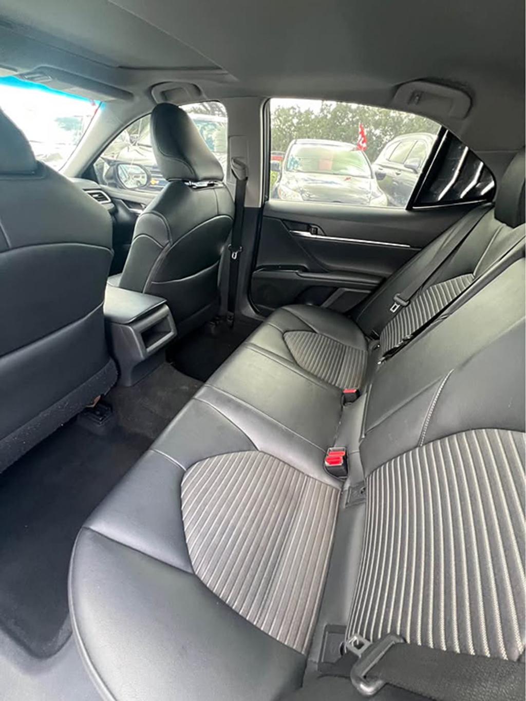 Additional photo of vehicle.