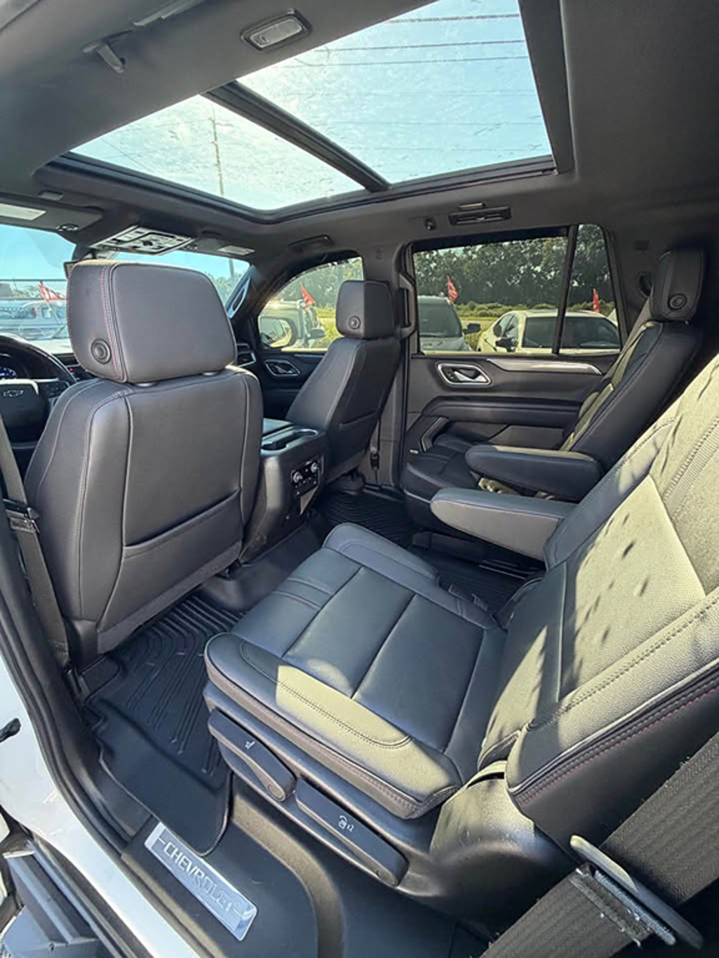 Additional photo of vehicle.