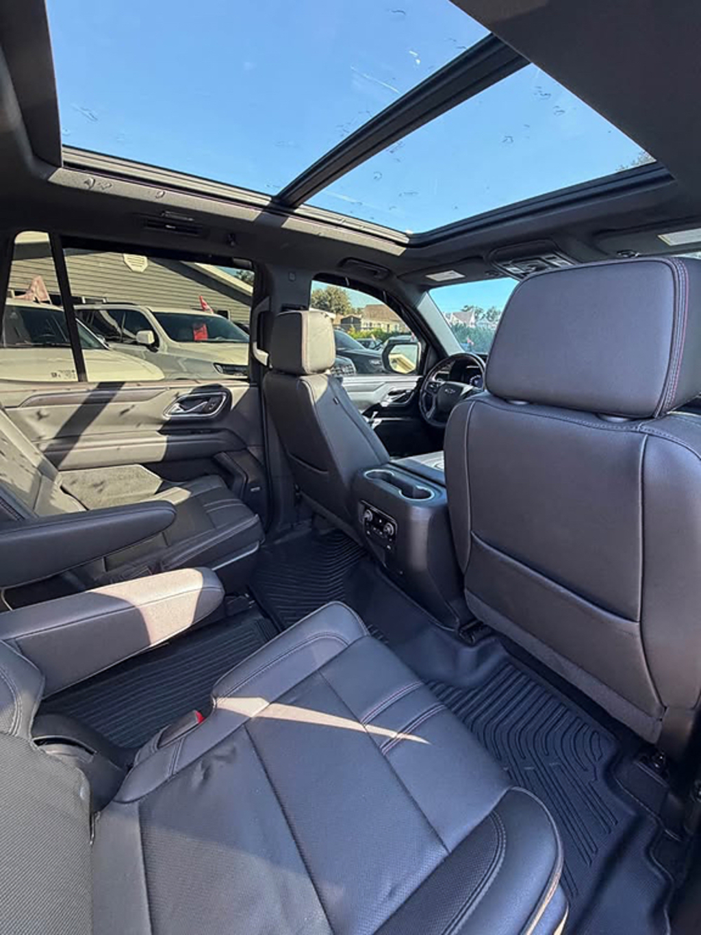 Additional photo of vehicle.