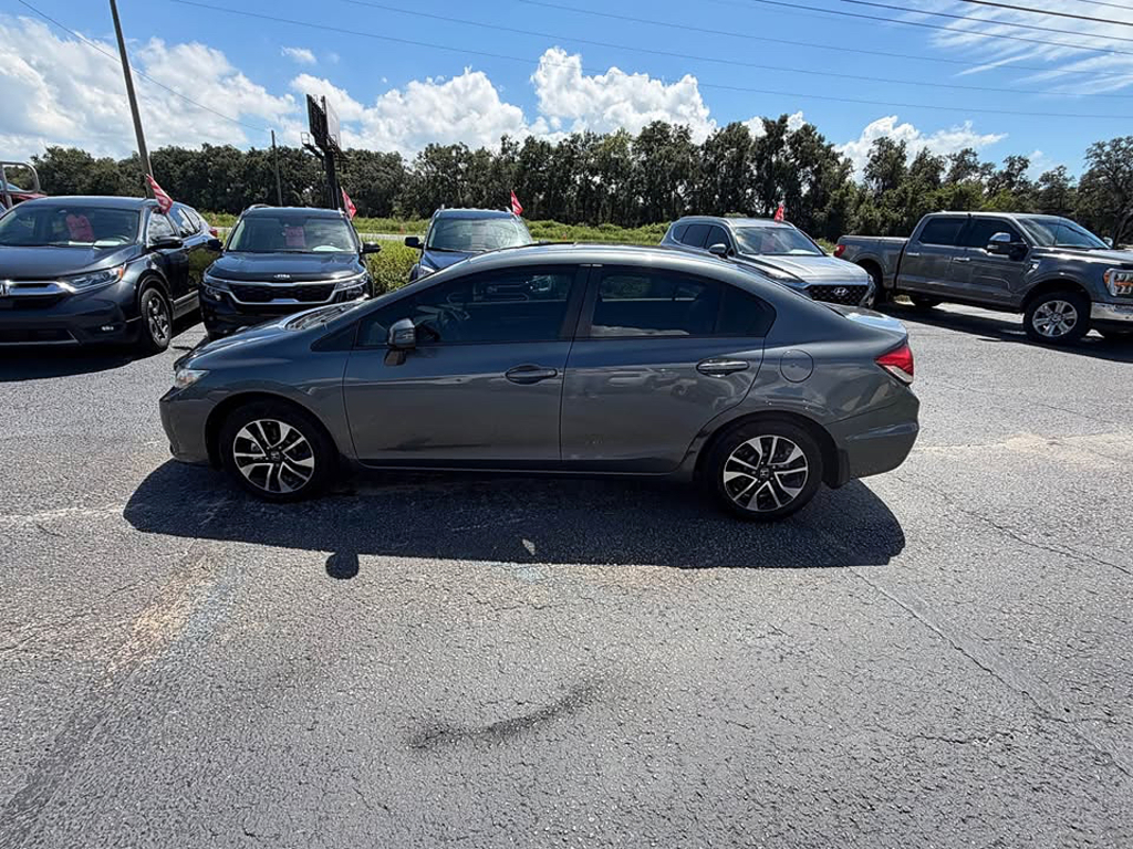 Additional photo of vehicle.