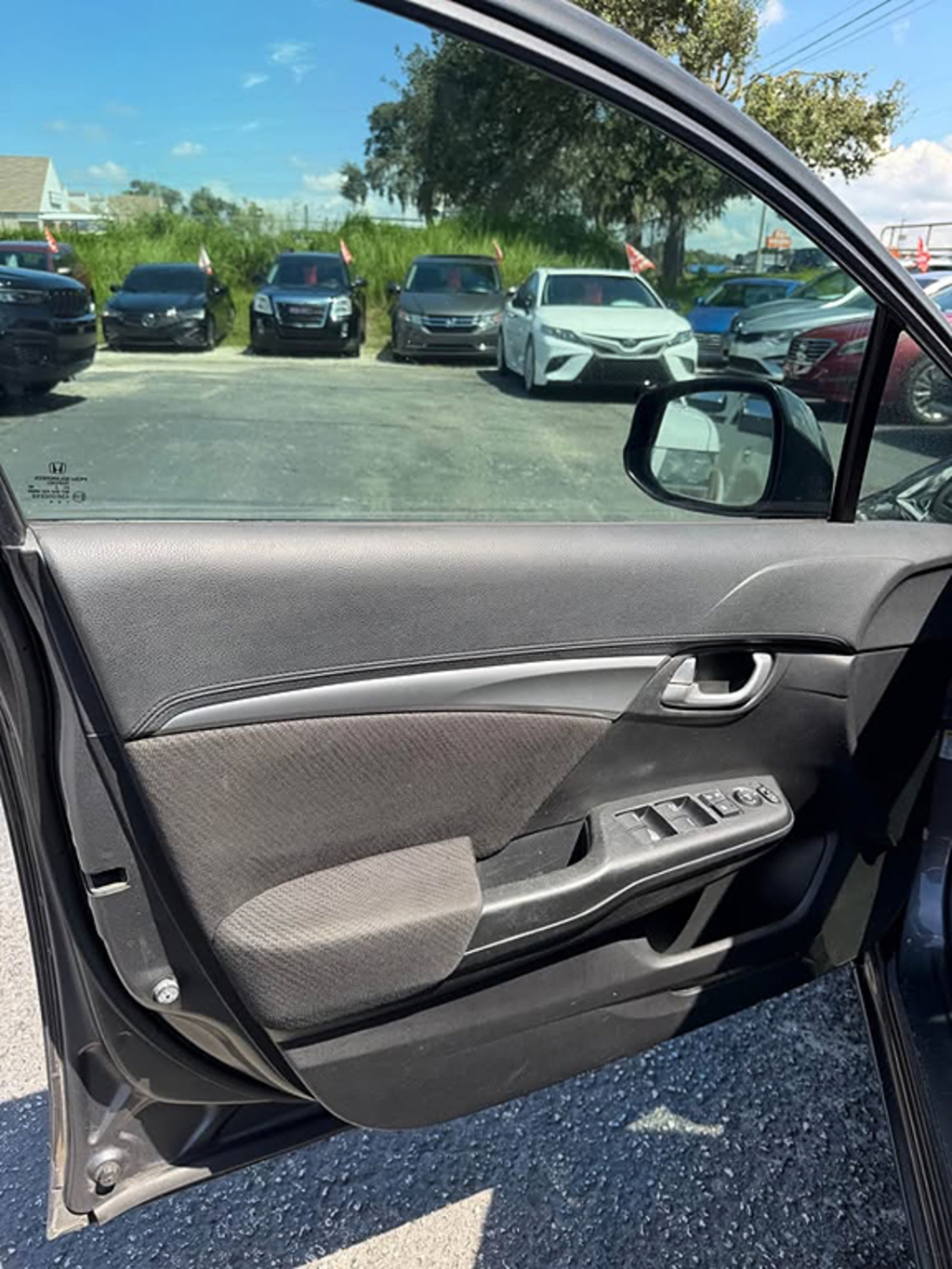 Additional photo of vehicle.